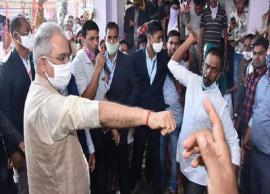 దీపావళి సందర్భంగా కొరడాతో కొట్టించుకున్న ఆ రాష్ట్ర సీఎం