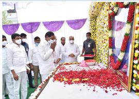 నిజామాబాద్ జిల్లాలో పర్యటించిన సీఎం కెసిఆర్ .. ఎమ్మెల్యే  గణేష్ గుప్తాకు పరామర్శ