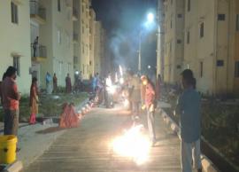 కొవిడ్ కేంద్రాల్లో ఘనంగా దీపావళి వేడుకలు...!