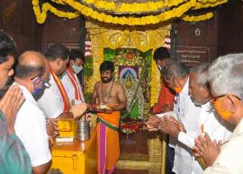 దసరా ఉత్సవాల సందర్భంగా విజయవాడ దుర్గ గుడికి నాలుగు కోట్లకు పైగా హుండీ ఆదాయం..