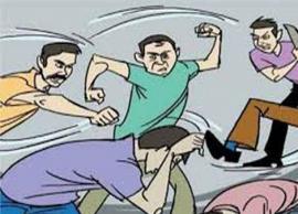 కరోనా మీ వల్లే వచ్చిందంటూ గ్రామంలో రెండువర్గాల మధ్య ఘర్షణ.. స్వల్ప గాయాలు