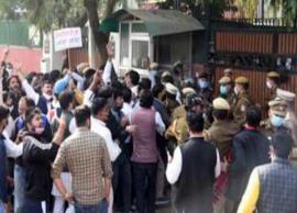 ఢిల్లీ ఉప ముఖ్యమంత్రి ఇంటిపై దాడి ...ఆప్