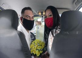 బ్రెజిల్‌లో కారులో పెళ్లి చేసుకున్న జంట