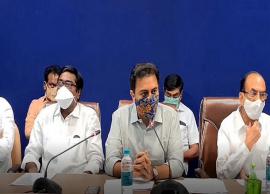 హైదరాబాద్ లో వరదల పరిస్థితిపై సమీక్షించిన కేటీఆర్