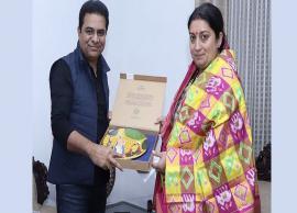 నిధులు మంజూరు చేయాలని కేంద్ర మంత్రి స్మృతి ఇరానీకి లేఖ రాసిన మంత్రి కేటీఆర్