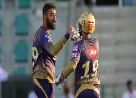 గాయపడిన వరుణ్ ను ఎంపిక చేసిన బీసీసీఐ ...సెలెక్టర్లపై విమర్శలు